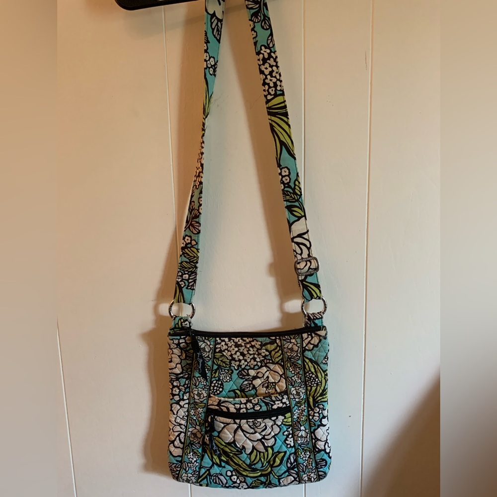 Vera Bradley Crossbody bag in Retired pattern Island Blooms